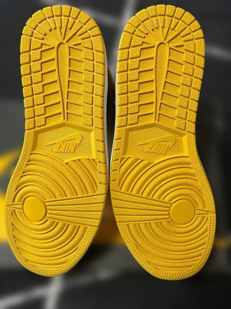 Nike Air Jordan 1 イエロー/グレー