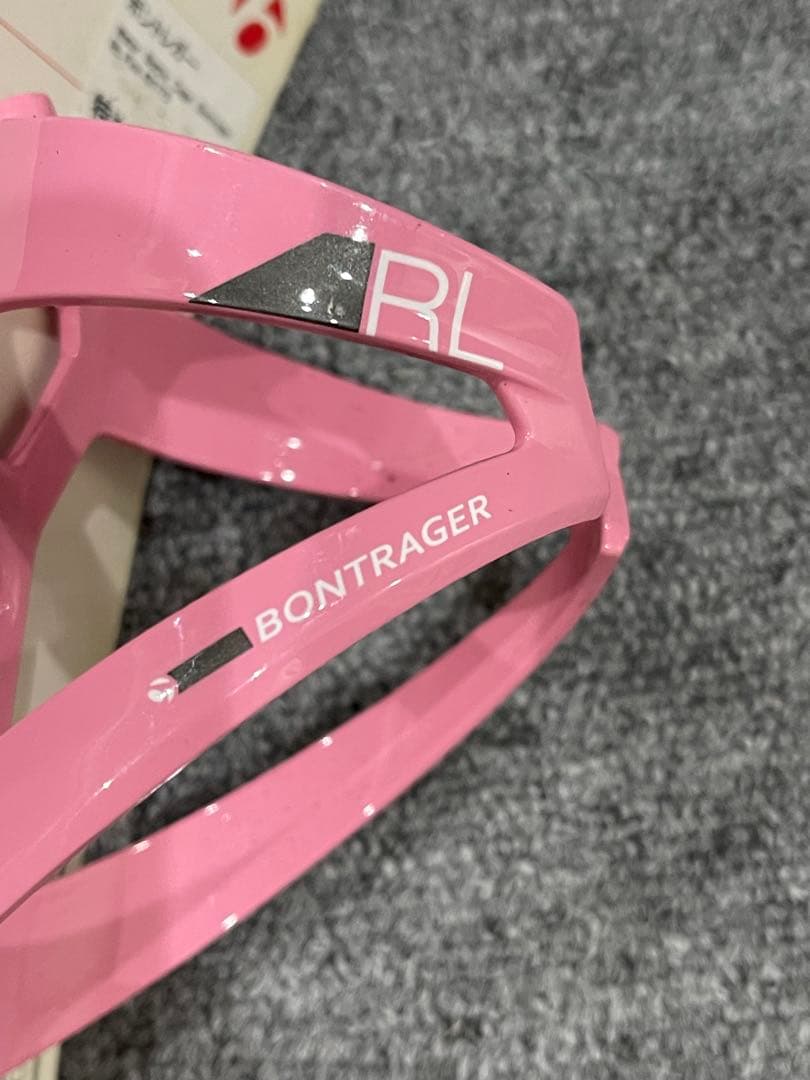 ピンクリボンロードバイクサドル、バーテープ、ボトルケージ3点セット