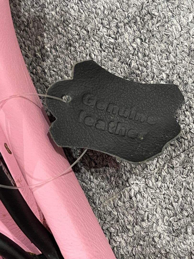 ピンクリボンロードバイクサドル、バーテープ、ボトルケージ3点セット