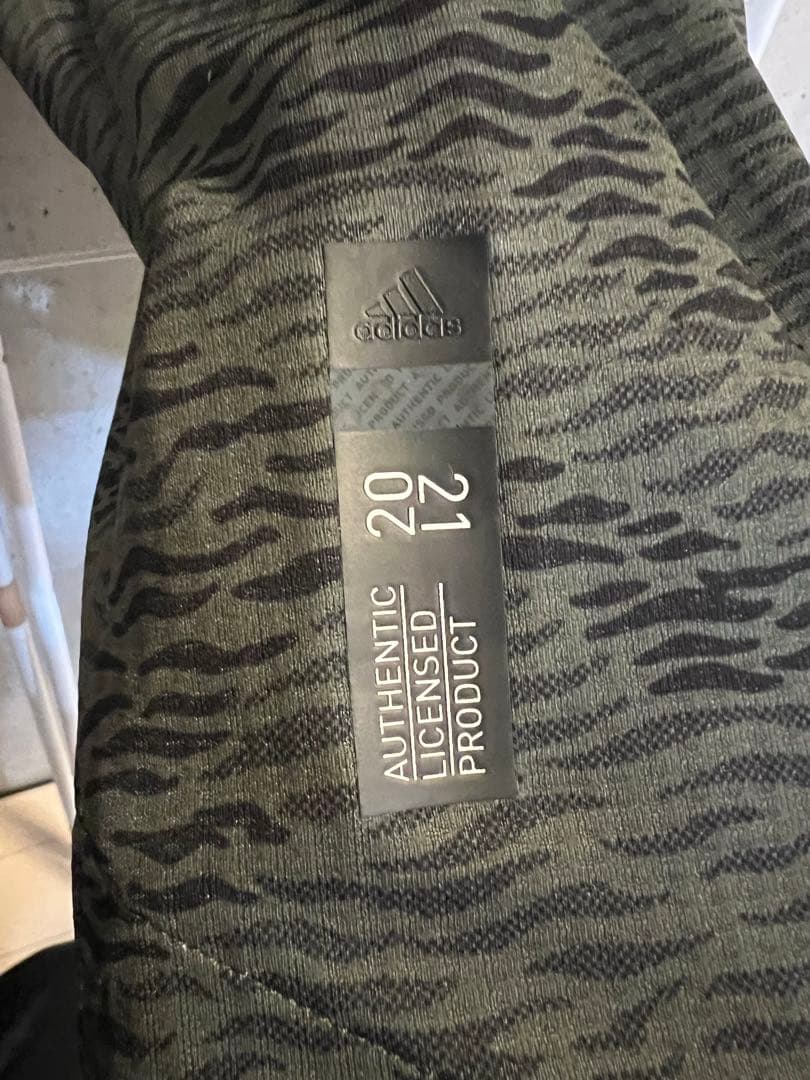 【正規品】マンチェスター・ユナイテッド 20/21 オーセンティック カバーニ