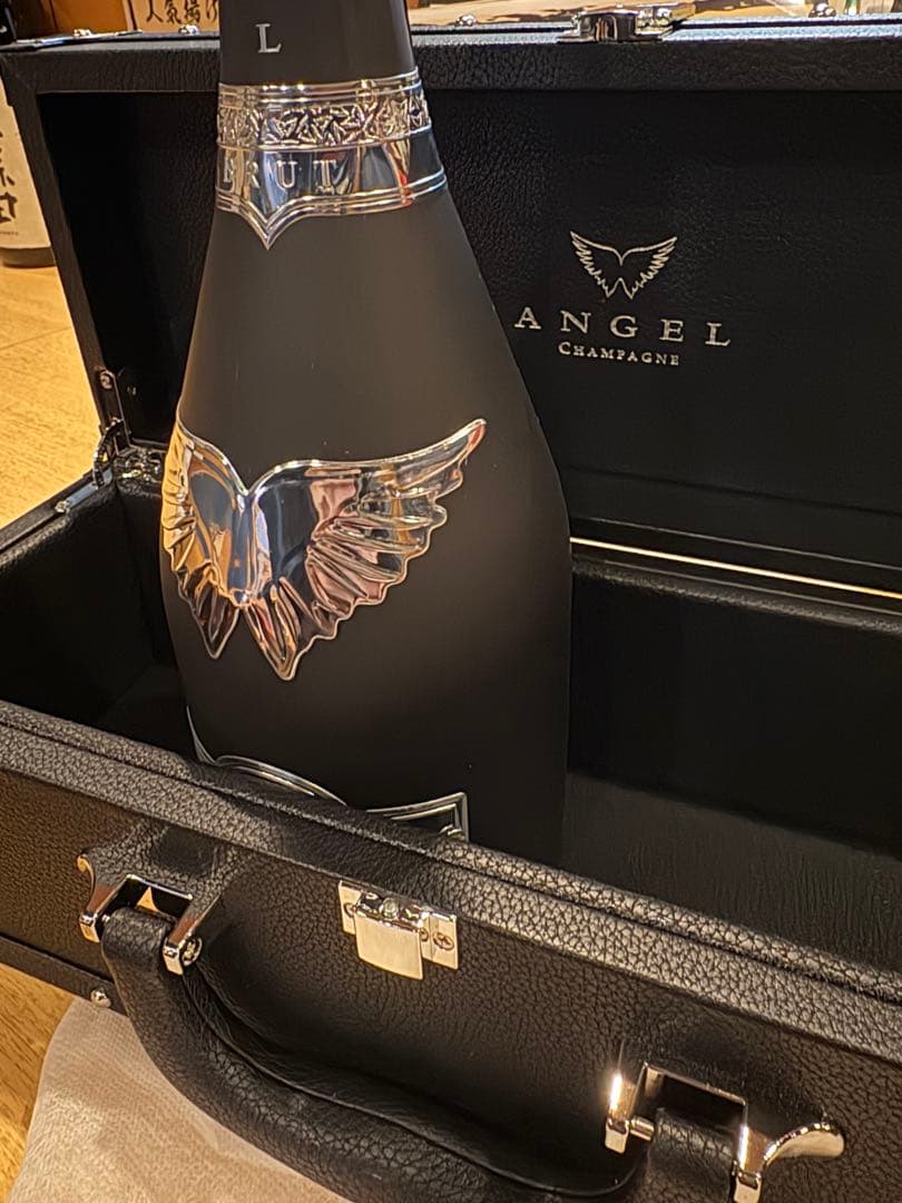 ANGEL Champagne 750ml 専用ケース付き