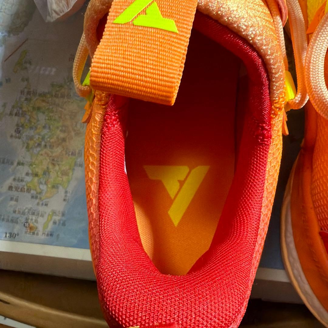 バスケットボールシューズ アディダス　adidas トレイヤング1