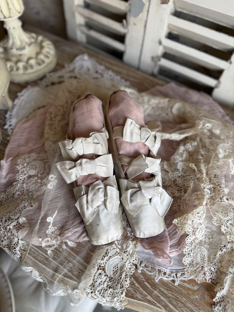 フランスアンティーク希少！ビクトリアンリボンのシルクウェディングシューズ