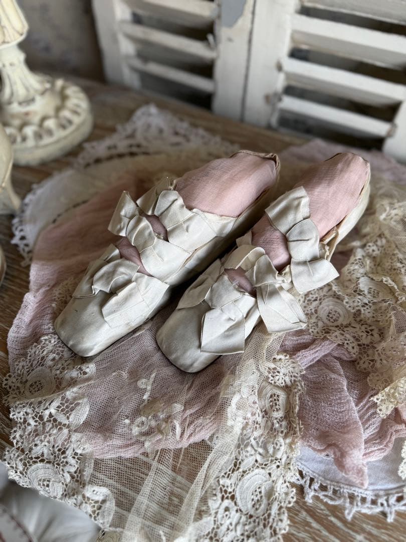 フランスアンティーク希少！ビクトリアンリボンのシルクウェディングシューズ