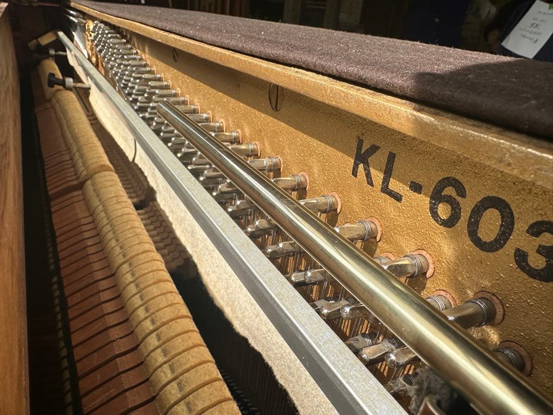 【一台限りの大特価】KAWAI KL-603 アップライトピアノ　木目