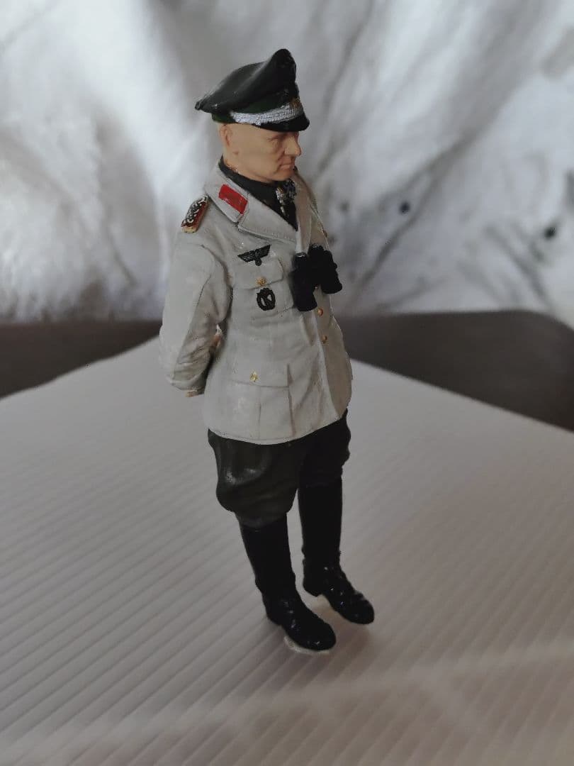 厳寒特価セール！ Wⅱ世界の名将 独軍機甲師団の雄 ロンメル1/16儀仗スタイル