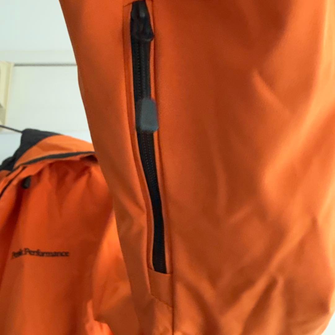 未使用品 Peak performance ピークパフォーマンス ジャケット