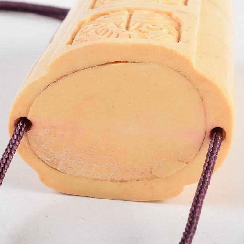 時代提げ物　獣骨彫刻　梟龍魚彫　印籠　薬入　緒締め玉　C　9204