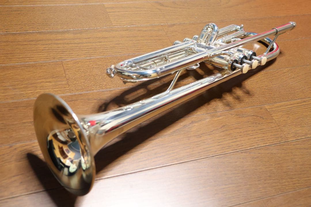 シルバー トランペット ケース付き