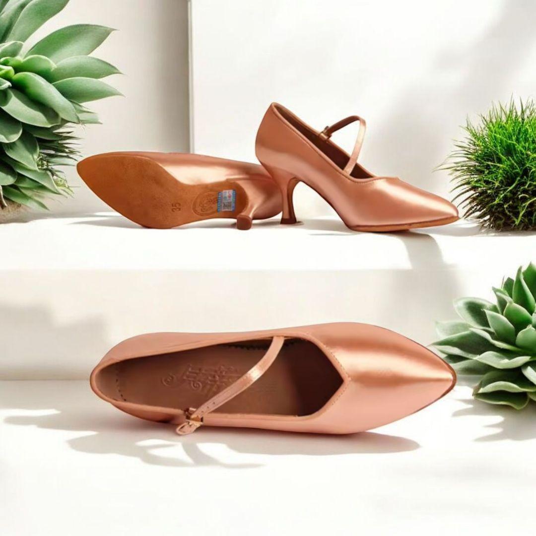 BD社交ダンス　スタンダードシューズ24cm　安定のヒール5.5cm　新品未使用