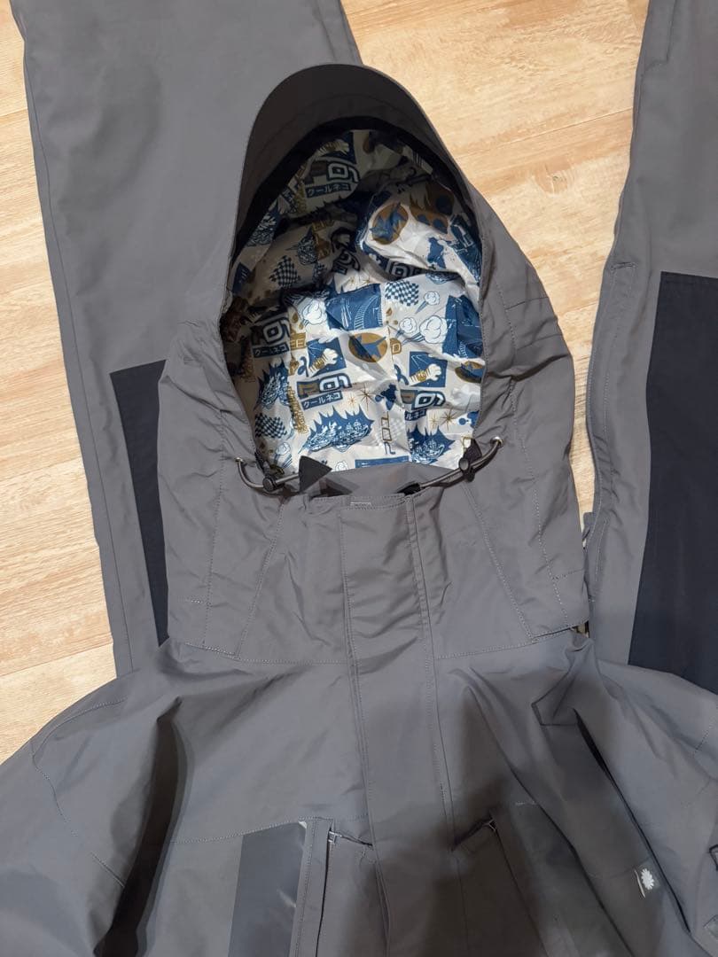 プレイデザイン　スノーボードウェアセット (ジャケット&パンツ)