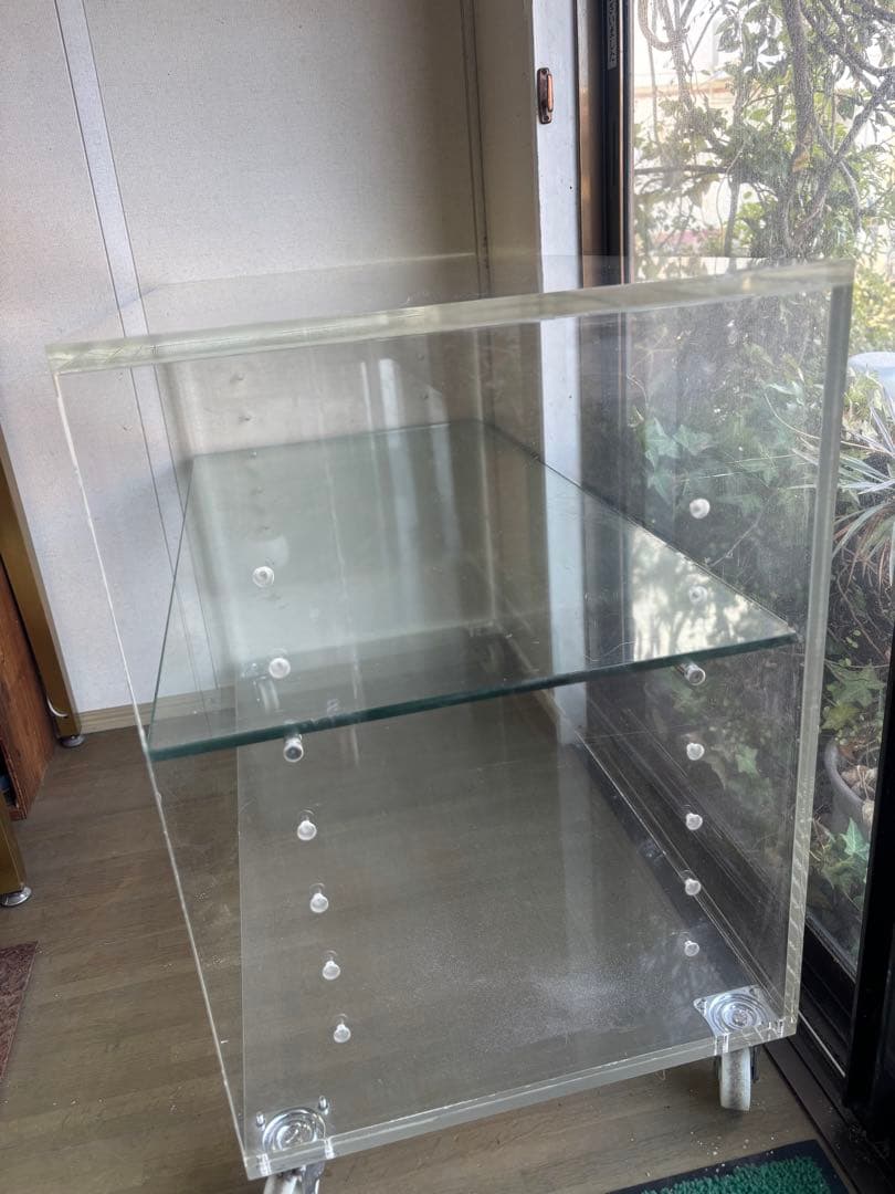 アクリル製　キャスター付き　ショーケース 棚　ガラス棚板1枚付き