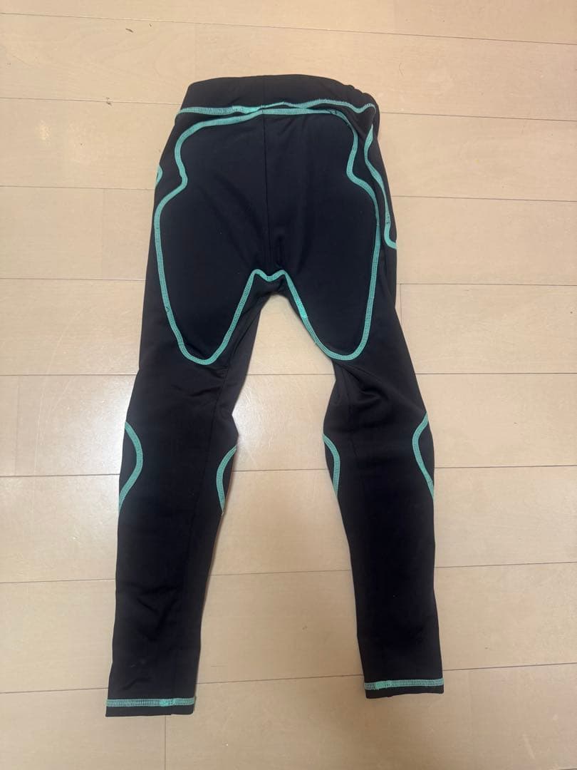 Burton 子ども用スノーボードウェア