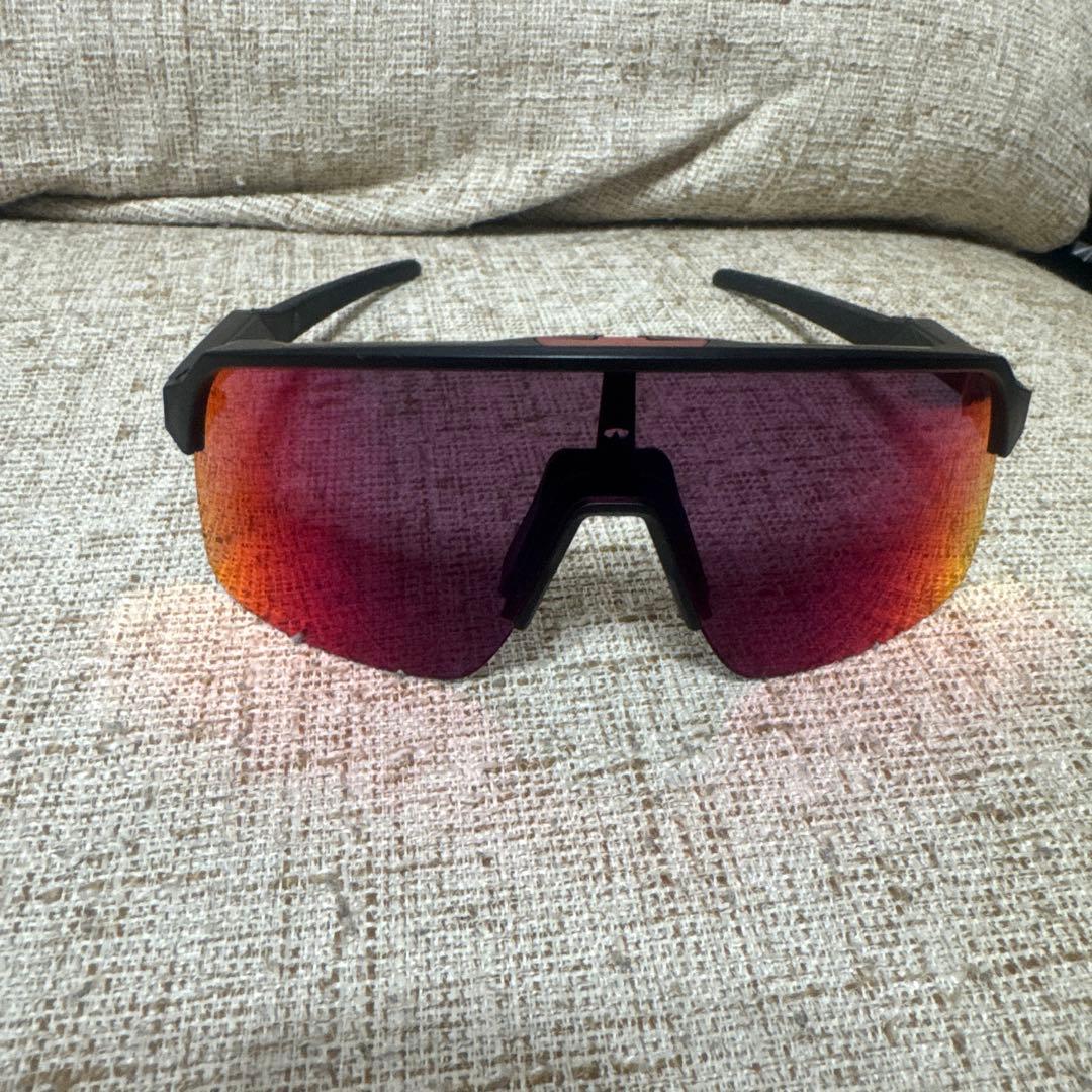 Oakley スポーツサングラス 赤レンズ 黒フレーム