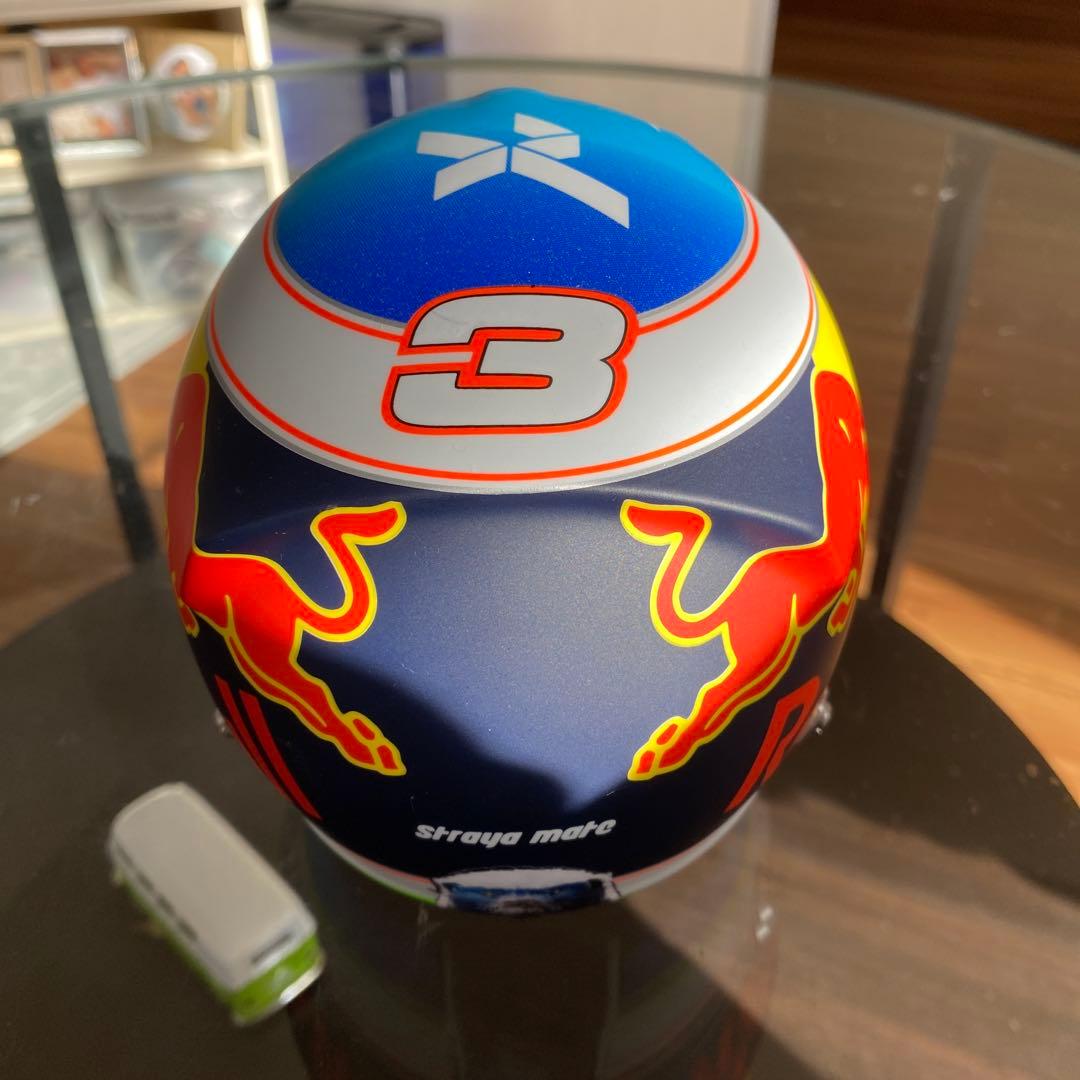 ♦︎レッドブル♦︎ ダニエル・リカルド 2018 1/2スケールミニヘルメット