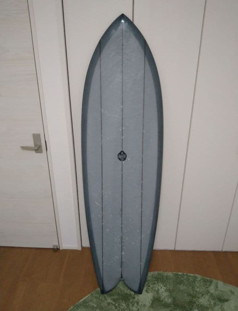 Josh Hall　ジョシュホール　サーフボード　フィッシュ　ツインフィン