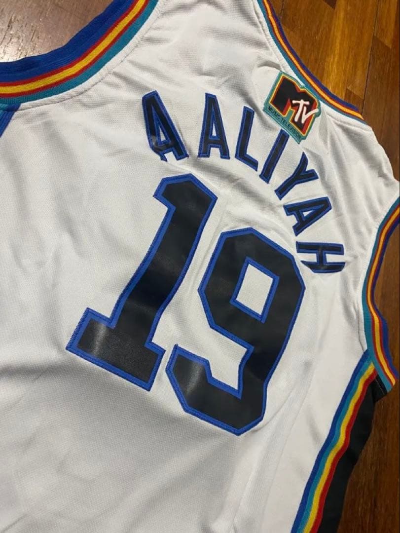 MTV 19 AALIYAH ユニフォーム