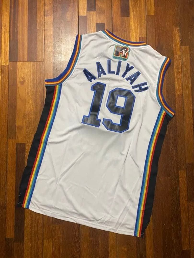 MTV 19 AALIYAH ユニフォーム
