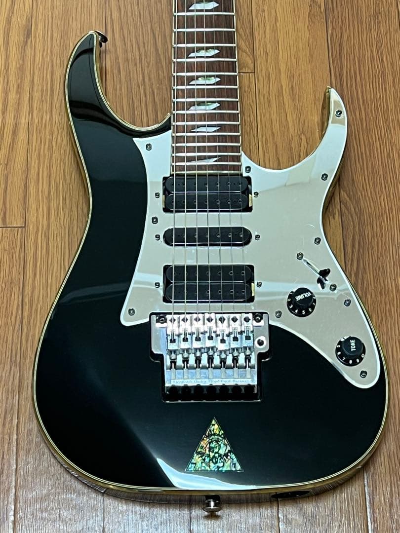 Ibanez UV777P 7弦 Steve Vaiモデル