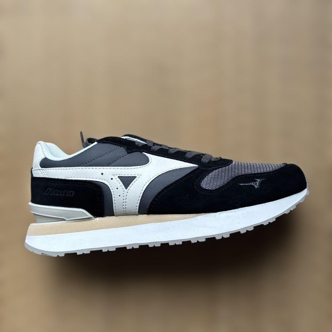 【新品未使用】名古屋グランパス2025 MIZUNO RB87 スニーカー