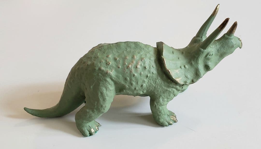 トリケラトプス　国立博物館　フィギュア　金属製