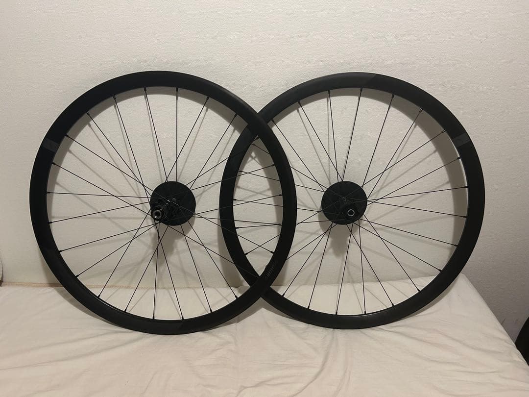 極美品　フルクラム　レーシング 400DB ブラック仕様　 シマノハブ