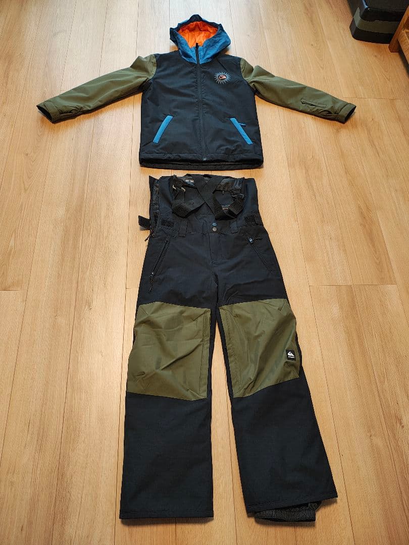 [値下げしました]Quicksilver　子供用150相当　スキーウェア