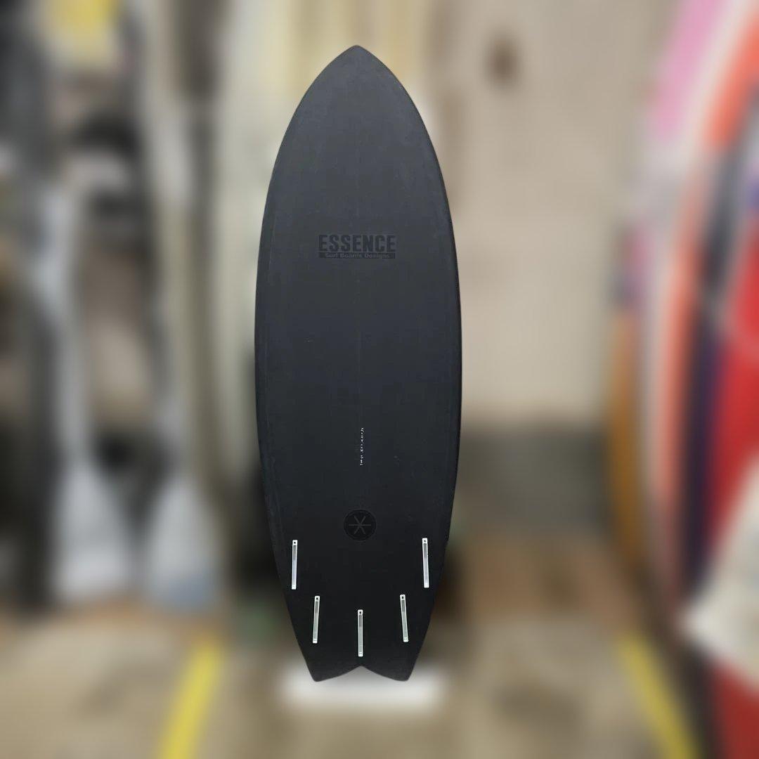 新品格安ESSENCE ショートボード フィッシュフルカーボン5’4フィン付き