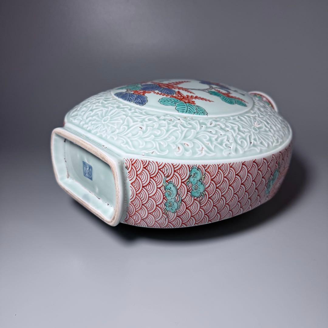 明治〜大正時代　十二代　柿右衛門作　青白磁唐草彫文　色絵龍鳳凰図　小畑家蔵　花瓶