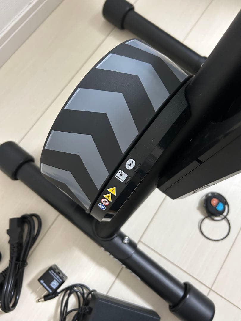 wahoo KICKR CORE 固定ローラー Zwift Cog付き