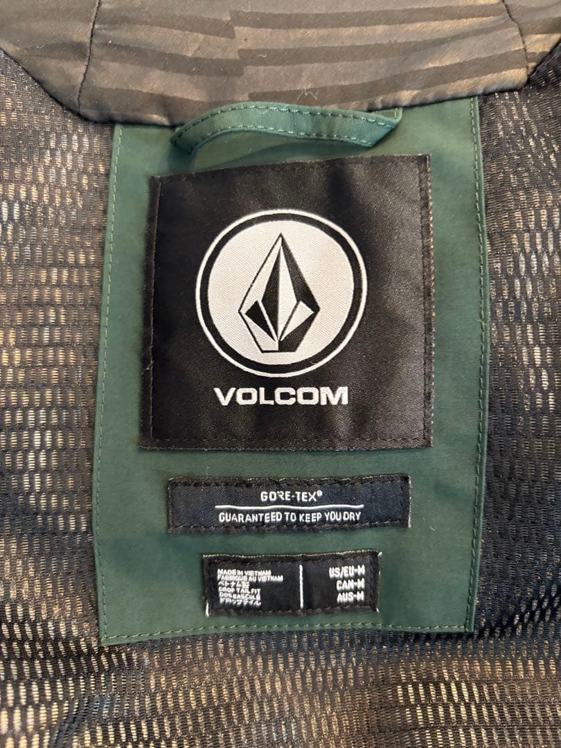 【GORE-TEX】VOLCOM スノーボードウェア Mサイズ　上下セット