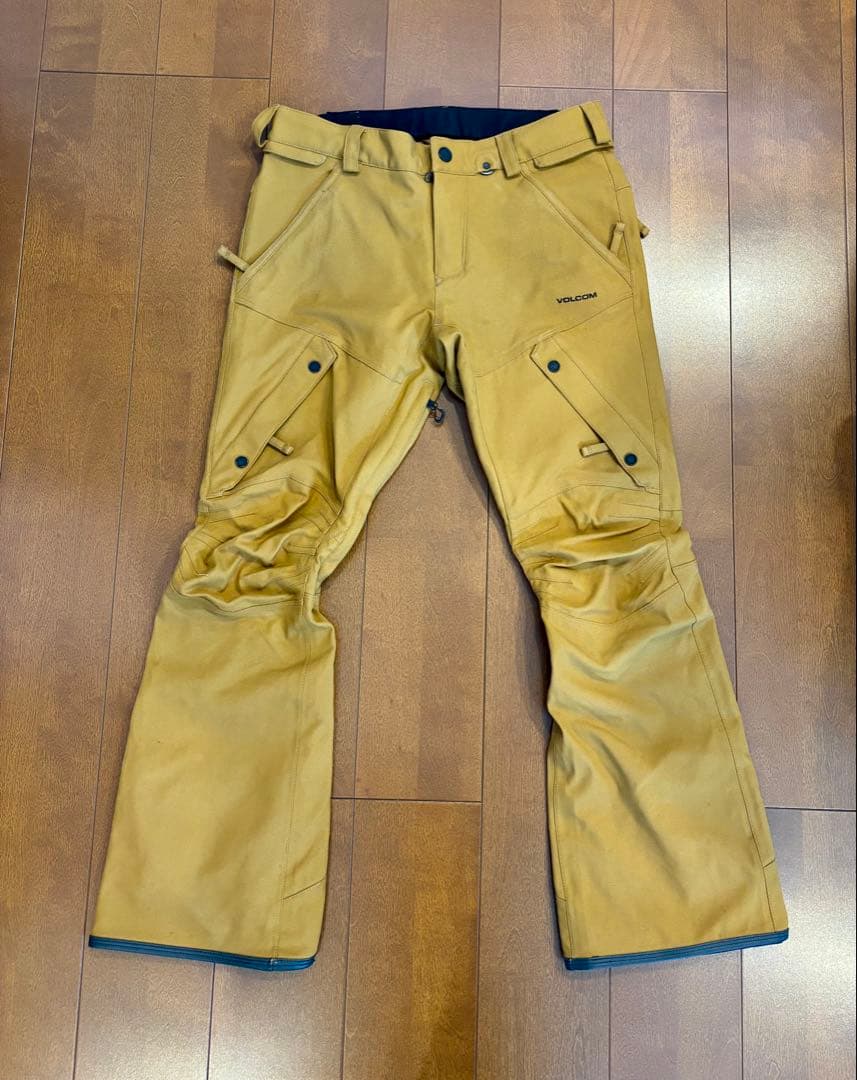 【GORE-TEX】VOLCOM スノーボードウェア Mサイズ　上下セット