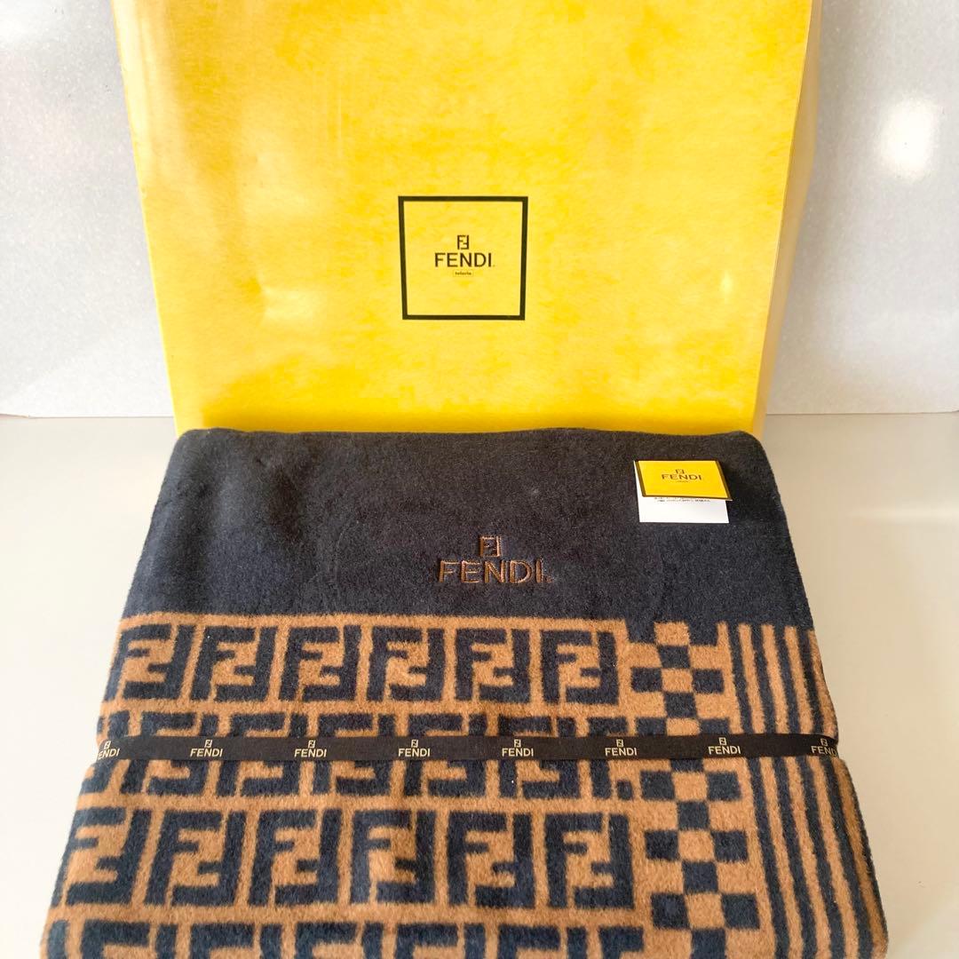 未使用 FENDI フェンディ ズッカ柄 綿毛布 ブランケット140×210