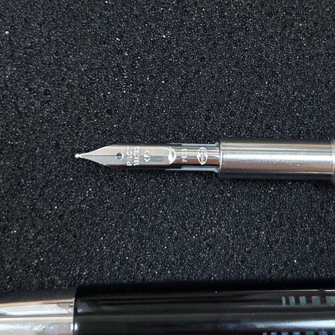 ※最終お値下げ PILOT キャップレス 万年筆 螺鈿 水面 F 細字