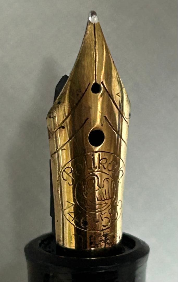 【Pelikan 万年筆 #140 緑縞 ヴィンテージ 14K セミフレックス】