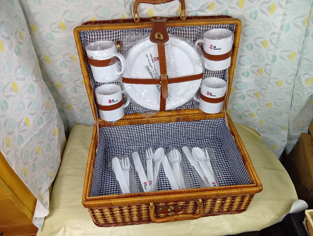 レアです。近鉄バッファローズ優勝記念ピクニックセット籐製 収納かご 取っ手付き