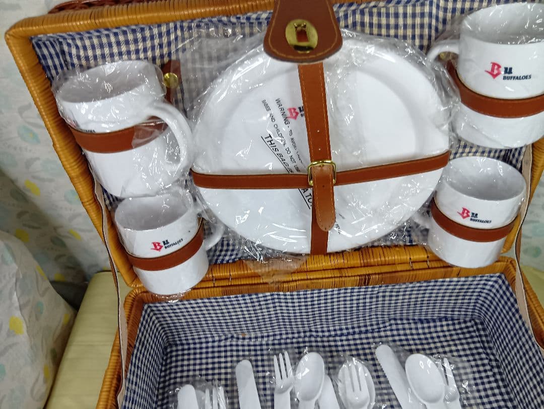 レアです。近鉄バッファローズ優勝記念ピクニックセット籐製 収納かご 取っ手付き