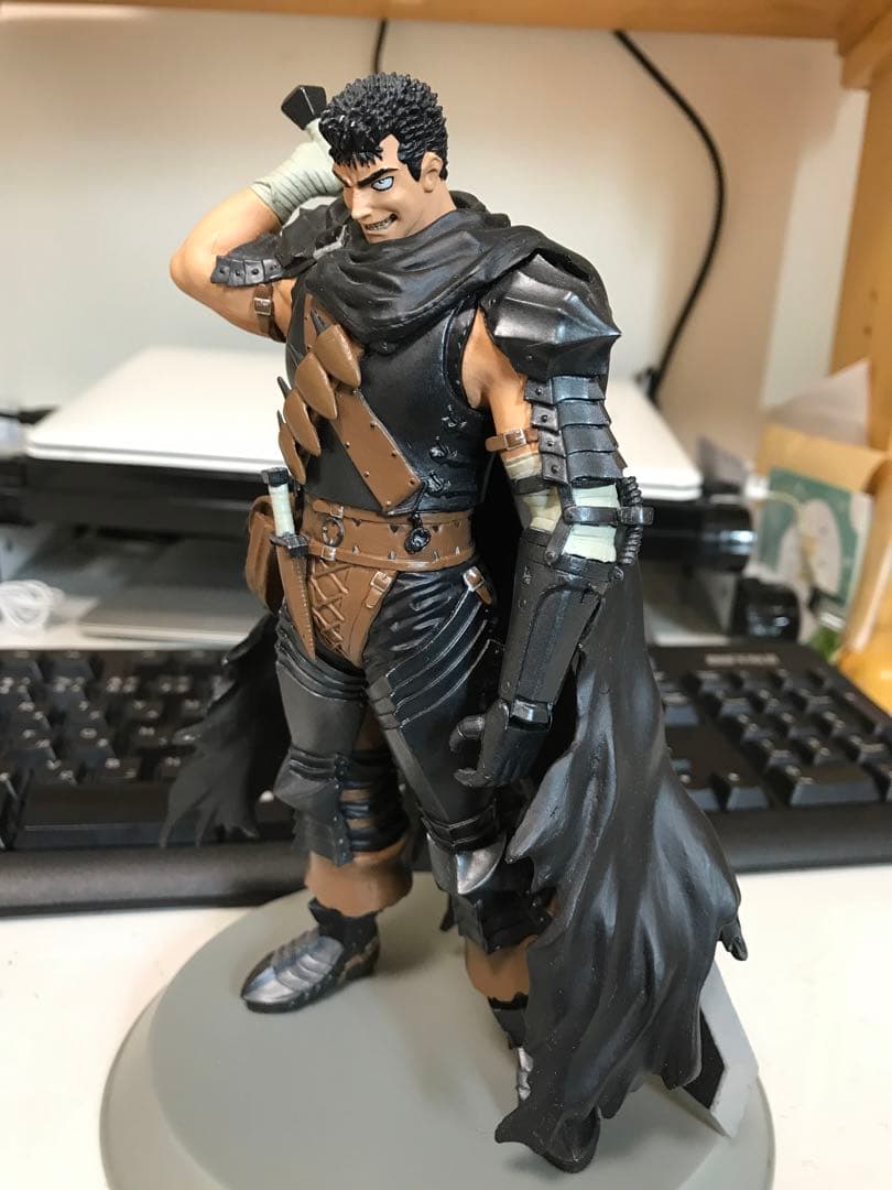 ベルセルク　ガッツ　DXフィギュア　笑バージョン