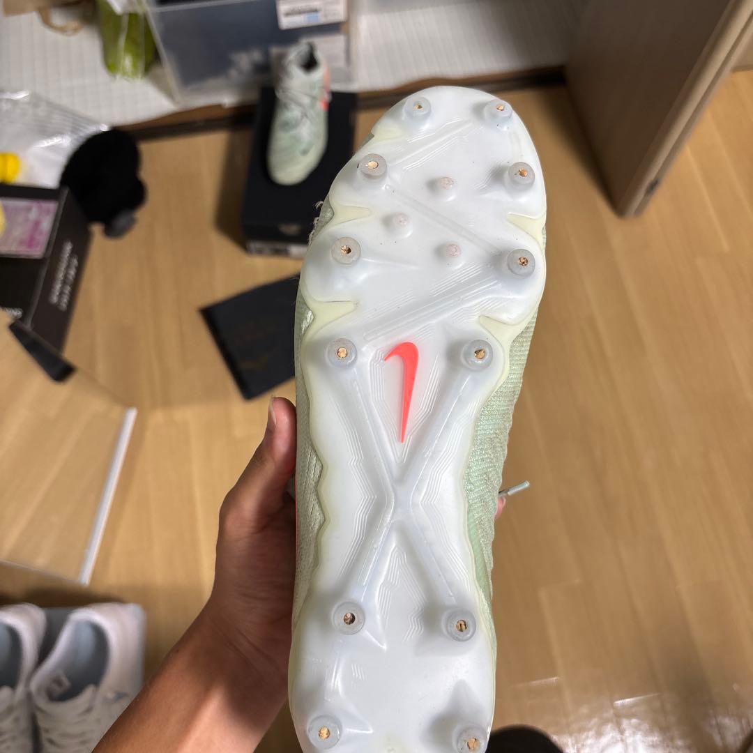 Nike Phantom GT サッカーシューズ ホワイト/ピンク