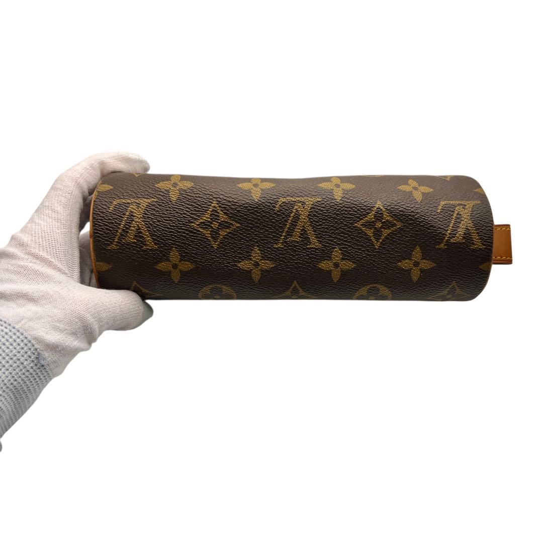 Louis Vuitton トゥルース ロンド モノグラム ペンケース 8026