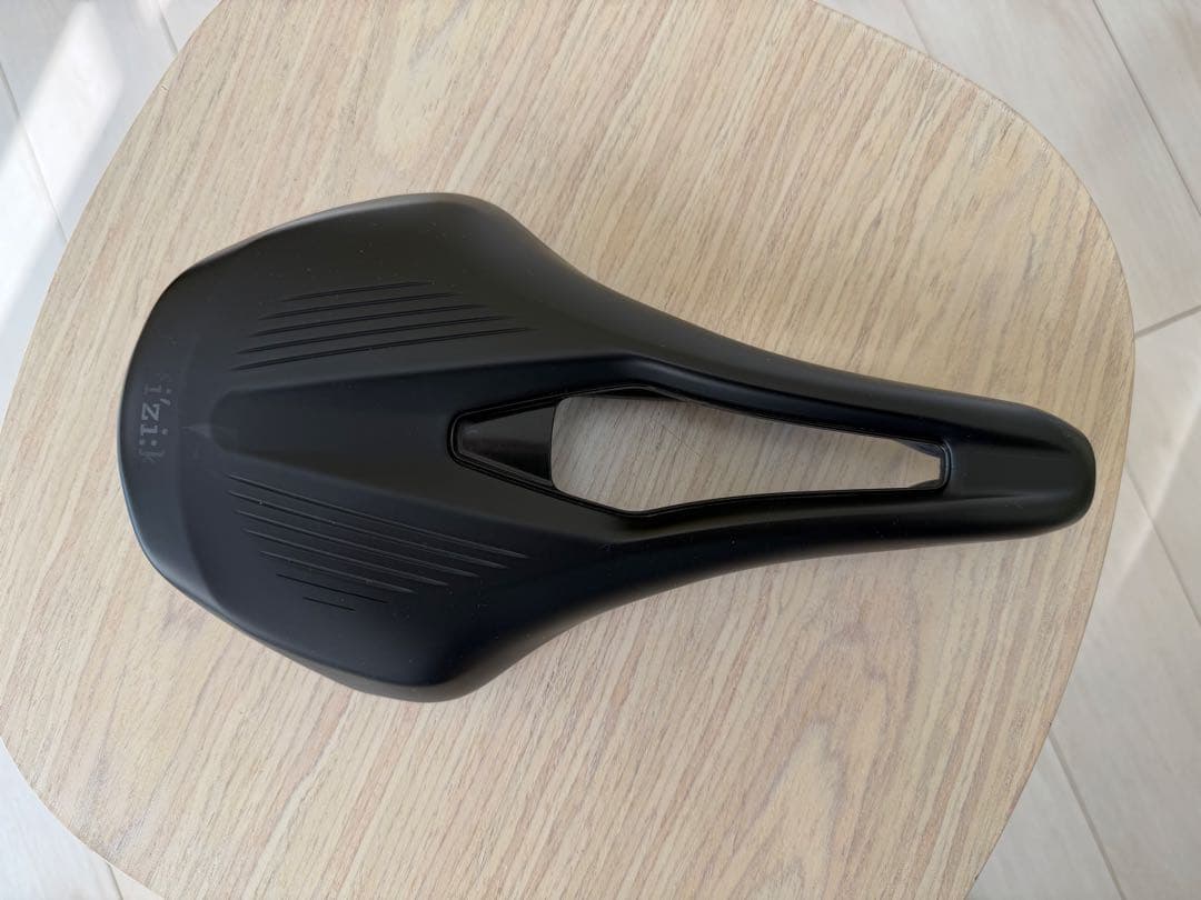 fi'zi:k ARGO VENTO R1 イタリア製