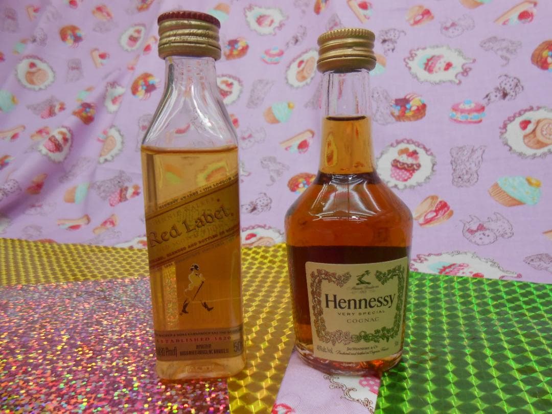 未開封9.980円Hennessyコニャックとジョニーウォーカー赤ラベル
