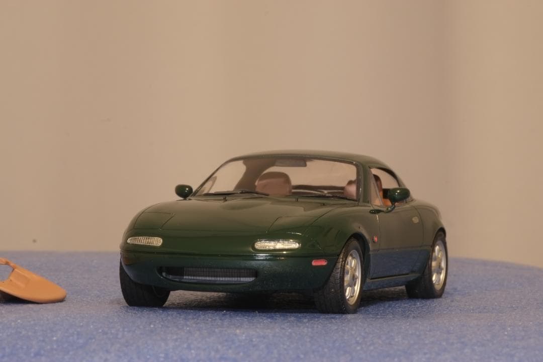 タミヤ1/24 スポーツカーシリーズ No.85ユーノスロードスター完成品