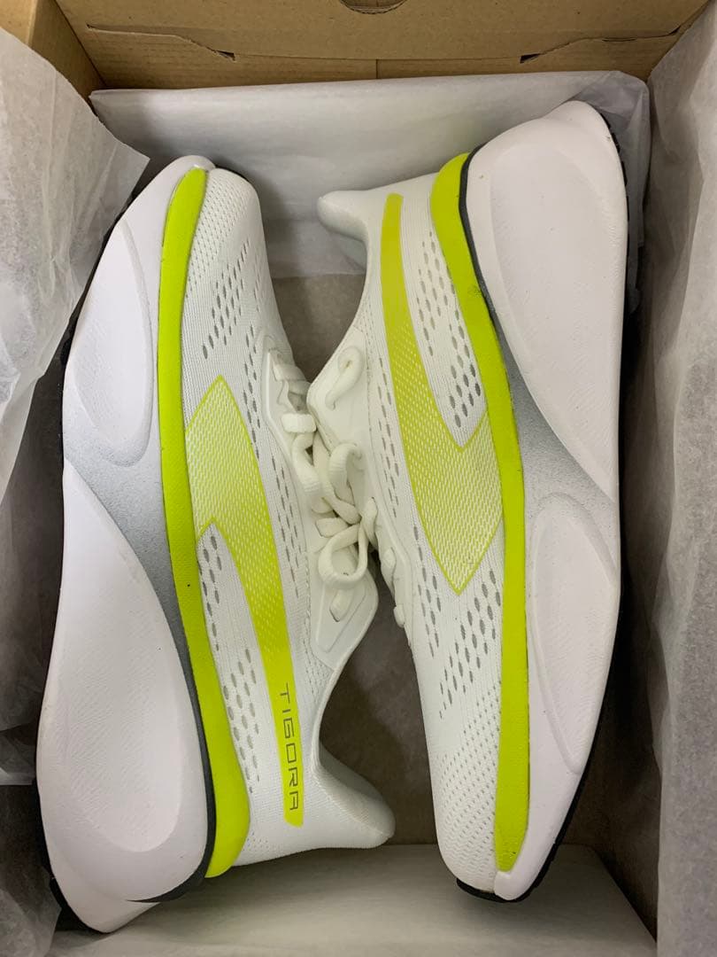 【未使用】TIGORA 厚底ランニングシューズ　27.0cm