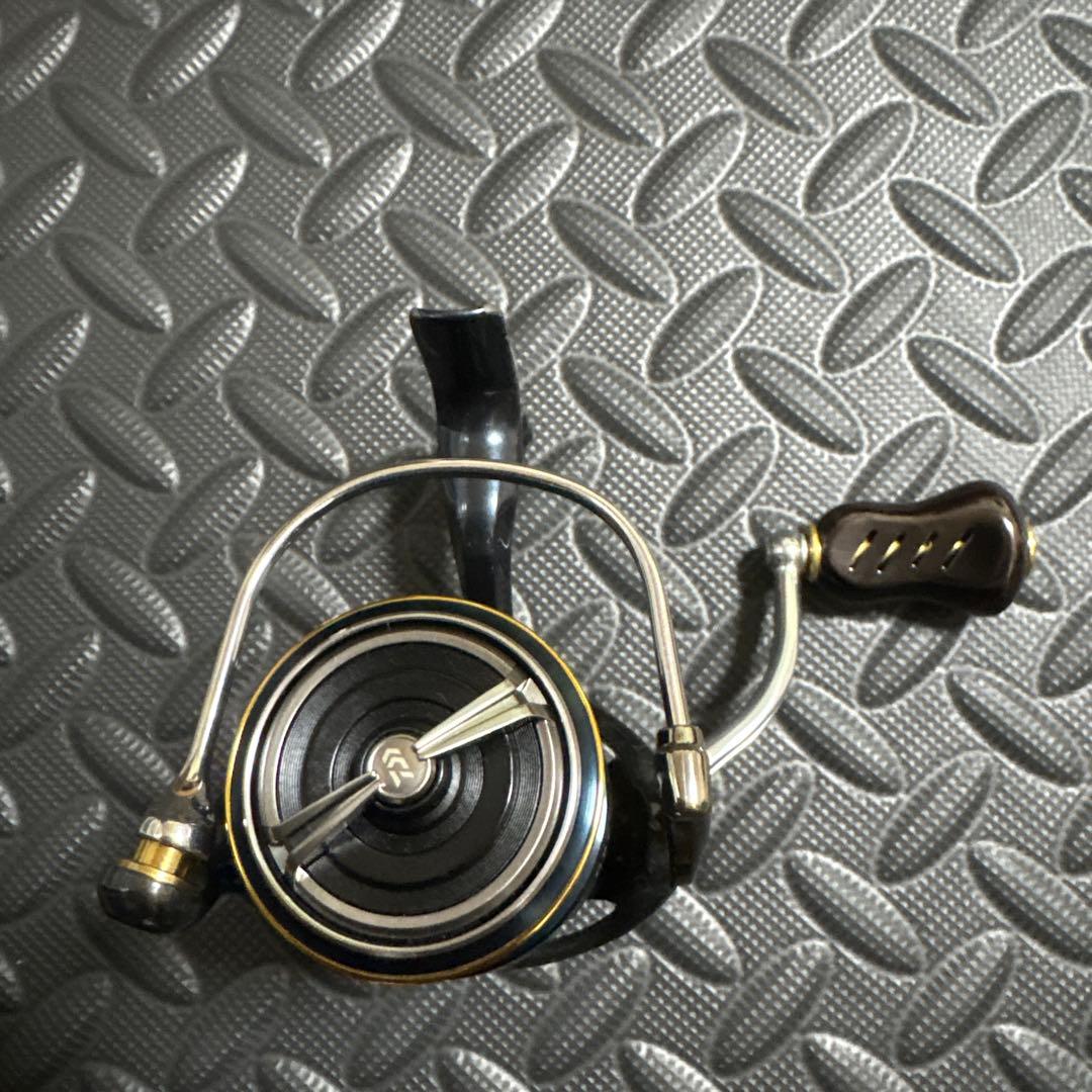 ダイワ　１９セルテート２５００Ｓ　リブレハンドルノブ付