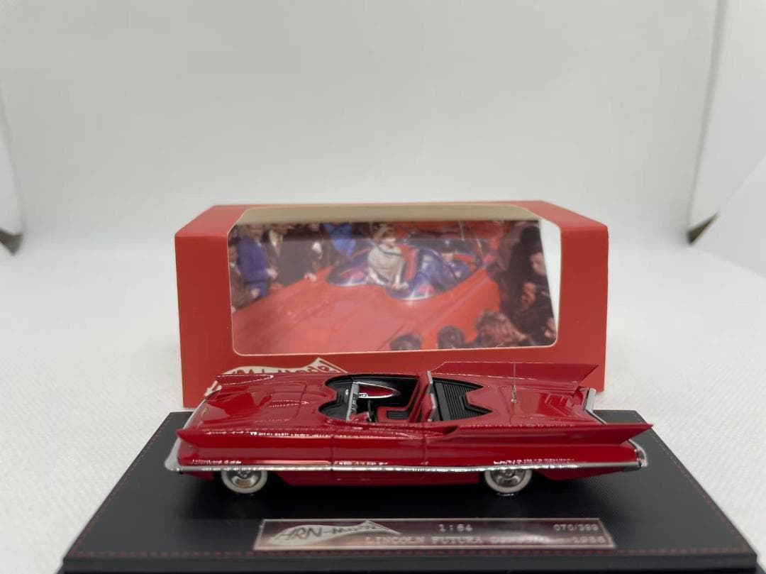 4R-776 HRN-Model 1/64 リンカーン フューチュラ