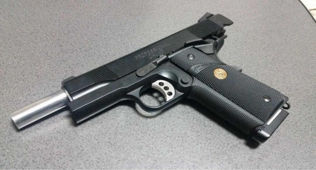 M.E.Uピストル 社外チャンバー マガジン3つ付き