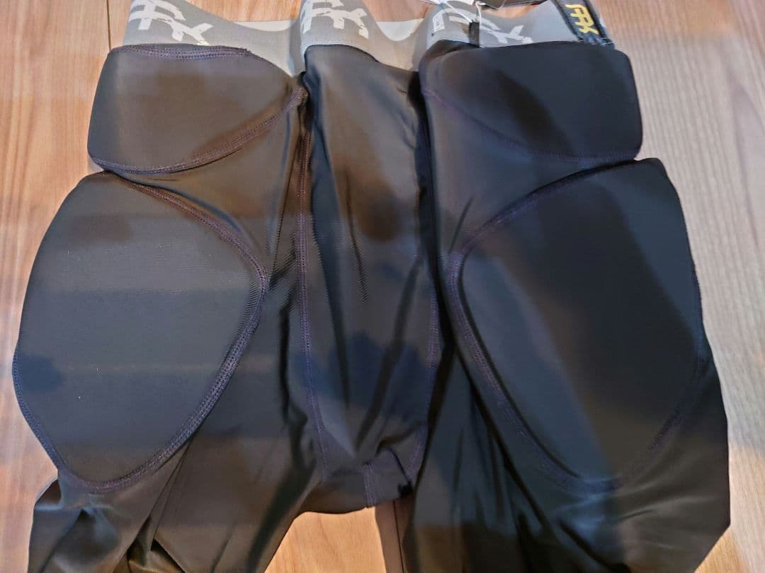 ARK ヒッププロテクター　Mサイズ　未使用