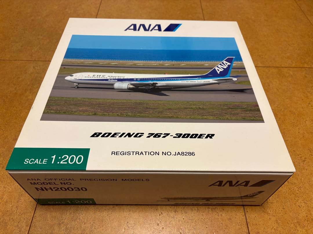 航空機・ヘリコプター ANA Boeing 767-300ER 1:200