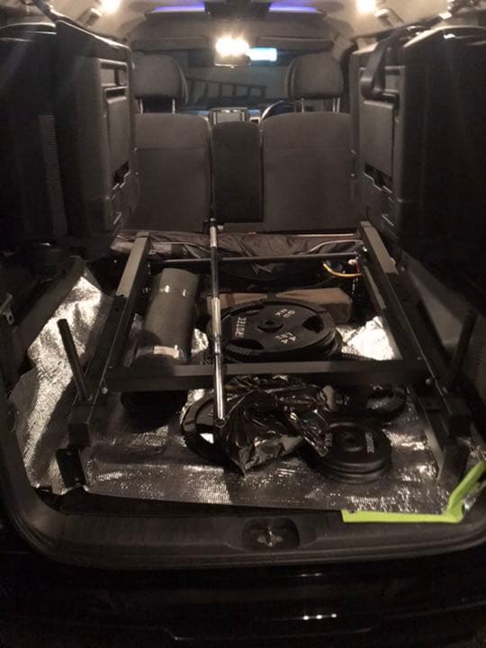 スクワットラック(ベンチプレス台)とバーベルのセット